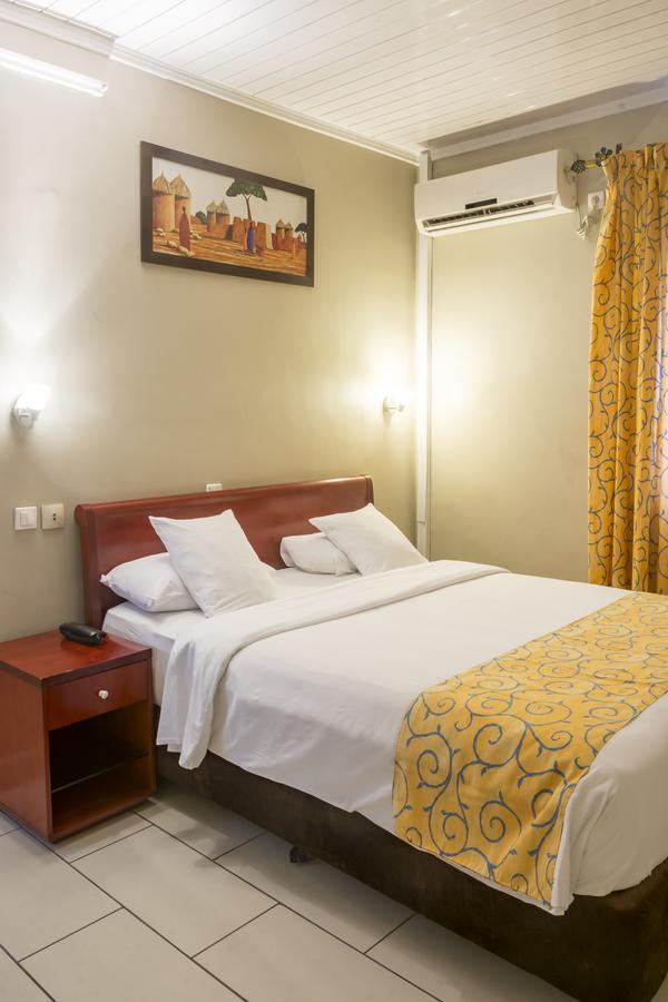 Hotel La Falaise Bonanjo Douala Exterior photo