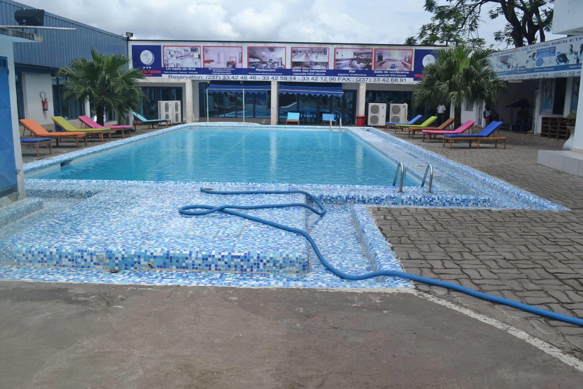 Hotel La Falaise Bonanjo Douala Exterior photo